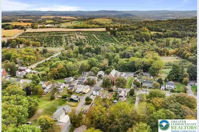 696 S Delaware Drive, Upper Mt Bethel Twp, PA 18343 - Photo 31