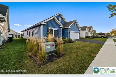 3868 Victors Way, Bethlehem Township, PA 18045 - Photo 3