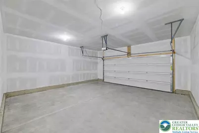 3868 Victors Way, Bethlehem Township, PA 18045 - Photo 31