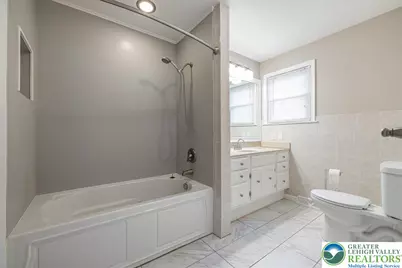 5175 Meadowview Drive, Lower Macungie Twp, PA 18062 - Photo 15