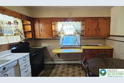 339 Delong Avenue, Emmaus Boro, PA 18049 - Photo 7