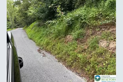 8165 Weavers Court, Lynn Township, PA 18066 - Photo 3