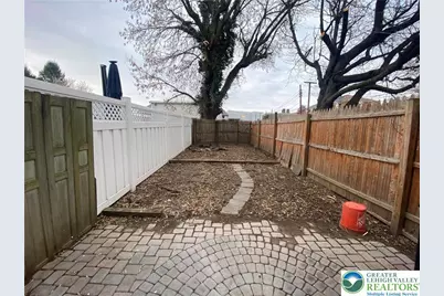 122 Spruce Street, Nazareth Boro, PA 18064 - Photo 11