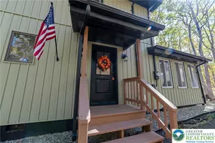 809 Boulder Ct, Hawley, PA 18428 - Photo 3