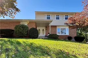 1733 Elmhurst Dr, Whitehall Twp, PA 18052 - Photo 5