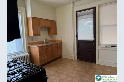 1629 W Broad Street #2nd floor, Bethlehem City, PA 18018 - Photo 3