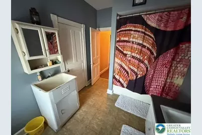 206 S Main, Nazareth Boro, PA 18064 - Photo 9