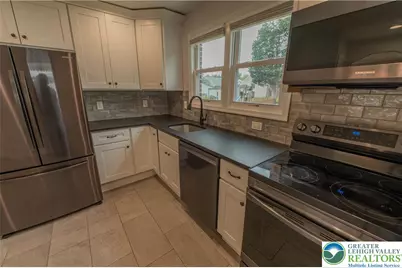 137 Lee Street, Emmaus Boro, PA 18049 - Photo 3