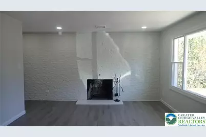 2556 N Delaware Drive, Upper Mt Bethel Twp, PA 18343 - Photo 7