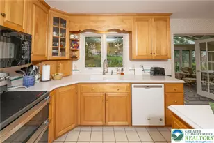 2570 Millbrook Dr, Lower Macungie Twp, PA 18049 - Photo 17