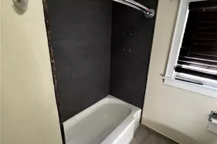 1027 Chipperfield Dr, Stroud Twp, PA 18360 - Photo 15