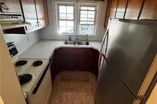 1027 Chipperfield Dr, Stroud Twp, PA 18360 - Photo 7