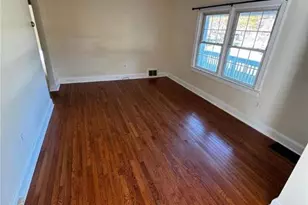 1027 Chipperfield Dr, Stroud Twp, PA 18360 - Photo 9