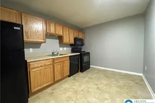 813 Cherokee St, Fountain Hill Boro, PA 18015 - Photo 3