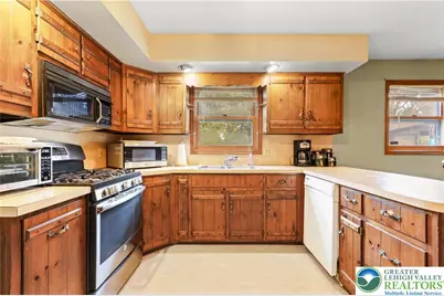 228 Cherry Hill Road, Bushkill Twp, PA 18064 - Photo 13