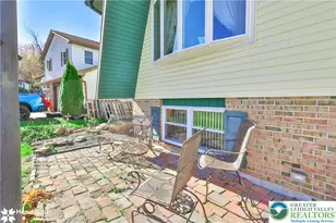 121 Woodcrest Cir, Allentown City, PA 18103 - Photo 5