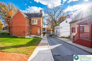 426 Heckewelder Pl, Bethlehem City, PA 18018 - Photo 3