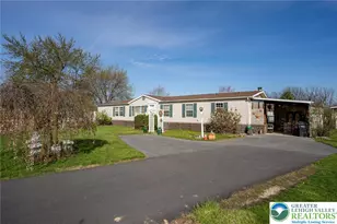 183 Greenbriar Dr S, East Allen Township, PA 18014 - Photo 1