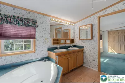 183 Greenbriar Drive S, East Allen Township, PA 18014 - Photo 43