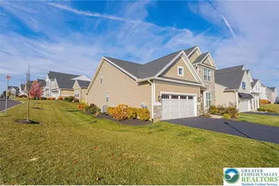 4027 Shefs Way, South Whitehall Twp, PA 18104 - Photo 5