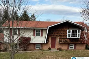 4266 Chestnut Dr, Lehigh Township, PA 18088 - Photo 1