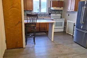 517 E Arch St, Pottsville, PA 17901 - Photo 3