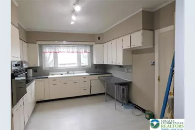 220 Locust Street, Coopersburg Boro, PA 18036 - Photo 3