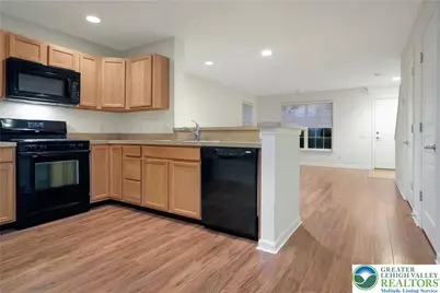 8408 Saylor Court, Upper Macungie Township, PA 18031 - Photo 7