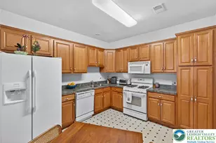 8 Kent Ln, Palmer Twp, PA 18045 - Photo 5