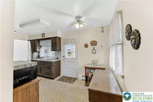 834 Hokendauqua St, Coplay Boro, PA 18037 - Photo 9