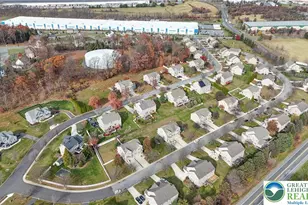 8376 Scenic View Dr, Upper Macungie Township, PA 18031 - Photo 9