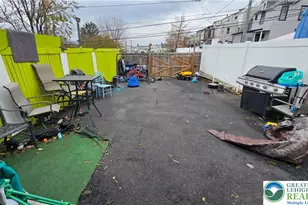 909 N 6th St, Allentown, PA 18102 - Photo 11