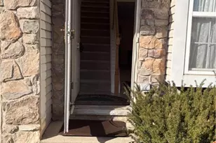 5619 Stonecroft Ln, Lower Macungie, PA 18106 - Photo 5