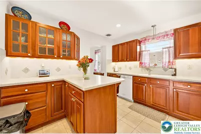 624 Delaware Avenue, Hellertown Boro, PA 18055 - Photo 9