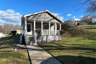 203 Independence, Upper Mt Bethel Twp, PA 18343 - Photo 5