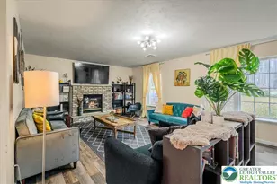 2127 Warwick Cir, Coolbaugh Twp, PA 18466 - Photo 9