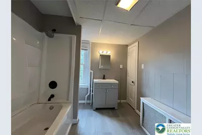 2404 S 4th Street, Allentown City, PA 18103 - Photo 15