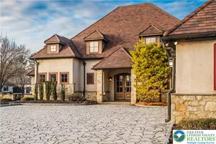 2687 Ave Du Village, Upper Saucon Township, PA 18015 - Photo 3