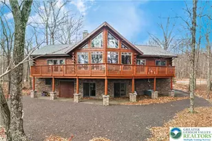 720 Turnberry Ln, Hazle Township, PA 18202 - Photo 3