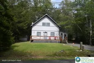 222 Nadine Blvd, Coolbaugh Twp, PA 18346 - Photo 13