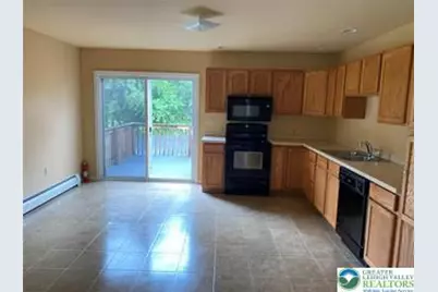 28 W 3rd Street, Wind Gap Boro, PA 18091 - Photo 3