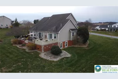 1220 Jane Lane, Pen Argyl Boro, PA 18072 - Photo 3