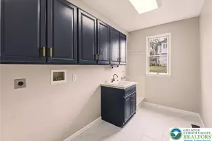 2243 Oakwood Ct, Lowhill Twp, PA 18051 - Photo 23