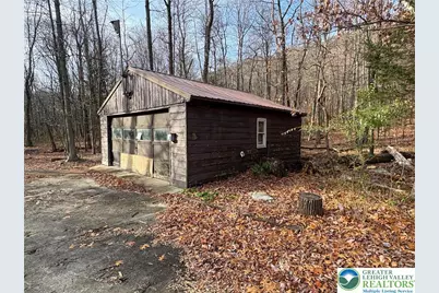 1433 Deerpath Drive, Lehigh Township, PA 18088 - Photo 7