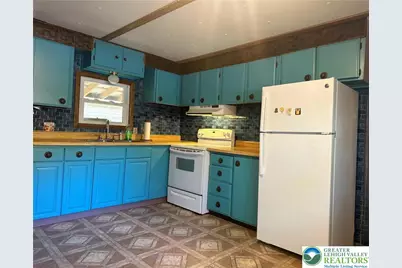 6 Indian Trail, Wind Gap Boro, PA 18091 - Photo 3