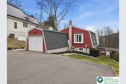 96 Lenape Trail, Upper Mt Bethel Twp, PA 18343 - Photo 1