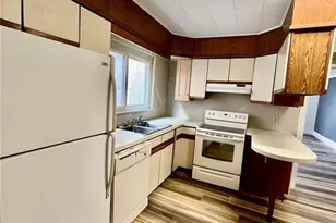 12 Pennsylvania Ave, Pen Argyl Boro, PA 18072 - Photo 5