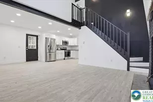 3217 Hamlet Dr, Coolbaugh Twp, PA 18466 - Photo 5