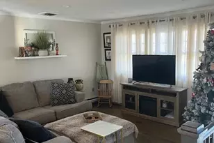 2820 Green Acres Dr, Salisbury Township, PA 18103 - Photo 9