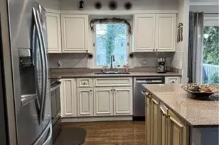 2820 Green Acres Dr, Salisbury Township, PA 18103 - Photo 5